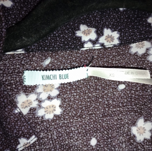Kimchi blue (xs) sleeved floral button up dress - Picture 3 of 3